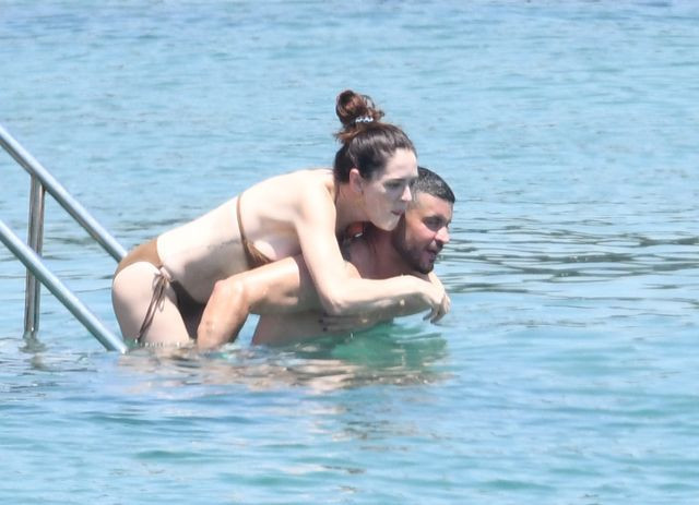 Yıldız Çağrı Atiksoy ile Berk Oktay Bodrum'da aşk tazeledi: Romantik anları görüntülendi - Resim: 4