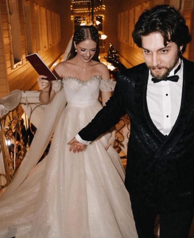 İpek Filiz Yazıcı ile Ufuk Beydemir boşanıyor mu? Ünlü oyuncudan ayrılık iddialarını doğrular nitelikte paylaşım geldi - Resim: 1