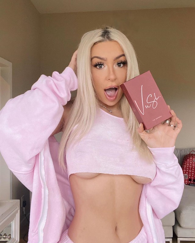 YouTuber Tana Mongeau, Joe Biden'a oy verene çıplak fotoğraf gönderecek - Resim: 48