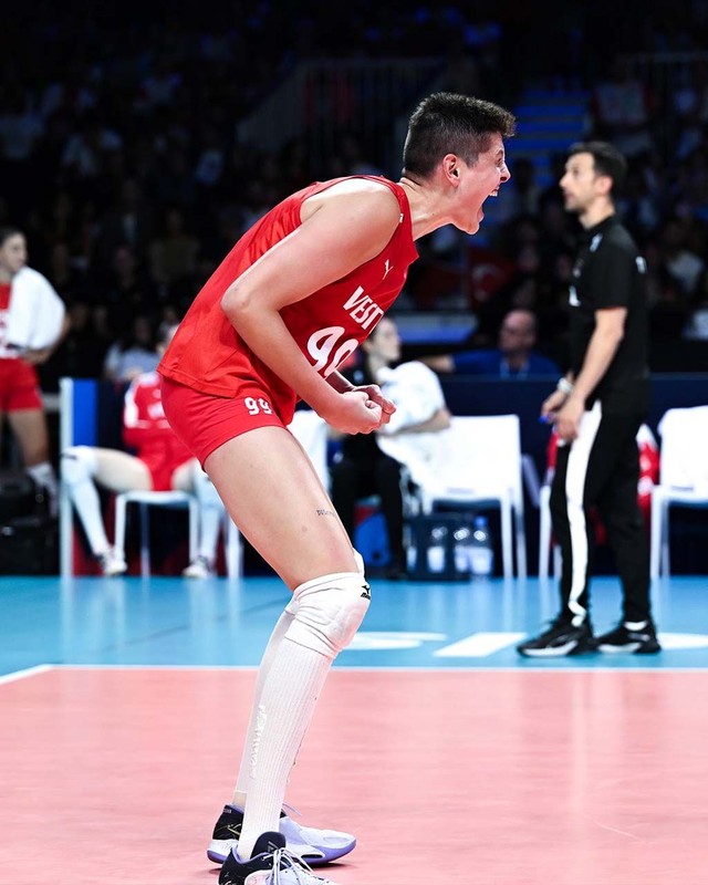 Voleybolda yılın transfer bombası patladı! Ebrar Karakurt, Türkiye’ye dönüyor! İşte yeni takımı - Resim: 4