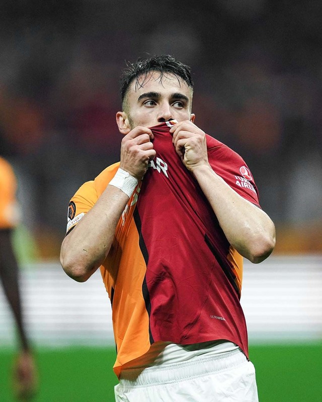 Galatasaray’ın başına talih kuşu kondu! Taraftarın sevgilisi transferin de gözdesi oldu! Dünya devleri 20 milyon euroluk teklifleri gözden çıkardılar! - Resim: 4