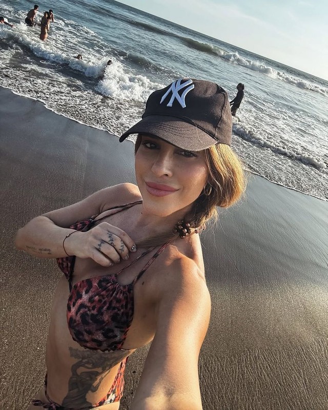 Oyunculuğu bırakıp Bali'ye yerleşmişti! Irmak Ünal'ın bikinili pozları sosyal medyayı kasıp kavurdu! Kusursuz fiziği dikkat çekti - Resim: 4