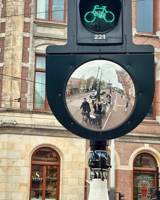 Birce Akalay ile Hakan Kurtaş Amsterdam'da aşka geldi! Romantik pozları büyük beğeni topladı - Resim: 4