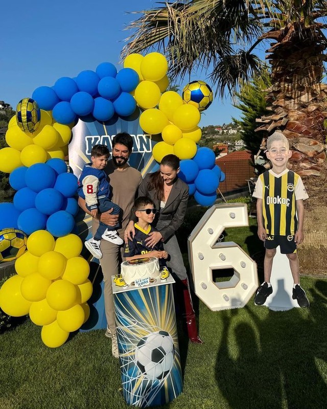 Fahriye Evcen ile Burak Özçivit'in oğlu Karan 6 yaşına girdi! Fenerbahçe konseptli doğum günü partisi dikkat çekti - Resim: 4