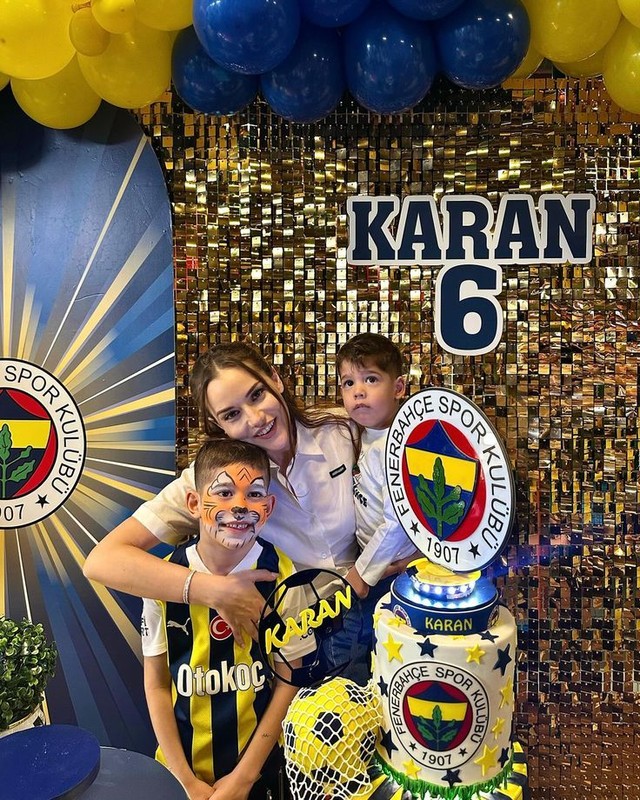 Fahriye Evcen ile Burak Özçivit'in oğlu Karan 6 yaşına girdi! Fenerbahçe konseptli doğum günü partisi dikkat çekti - Resim: 6