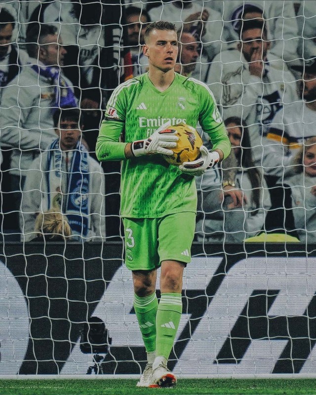 Muslera’nın yerini alacak kaleci bulundu! Galatasaray 20 milyon euroluk yıldız için temaslara başladı! Oyuncu da transfere sıcak bakıyor - Resim: 5