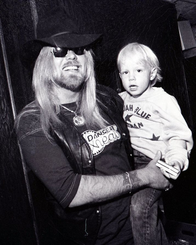 Ünlü şarkıcıyı kahreden haber! 48 yaşındaki oğlu aşırı doz uyuşturucudan hastaneye kaldırıldı - Resim: 6