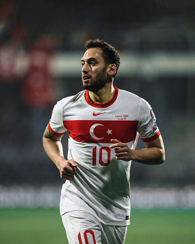 40 milyon euroyu bulan transfer paketi! Fenerbahçe’nin Hakan Çalhanoğlu teklifi ortaya çıktı! İtalyanlar tüm detayları yazdı! - Resim: 9
