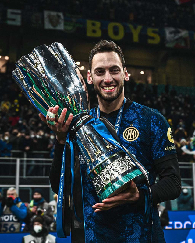 40 milyon euroyu bulan transfer paketi! Fenerbahçe’nin Hakan Çalhanoğlu teklifi ortaya çıktı! İtalyanlar tüm detayları yazdı! - Resim: 8