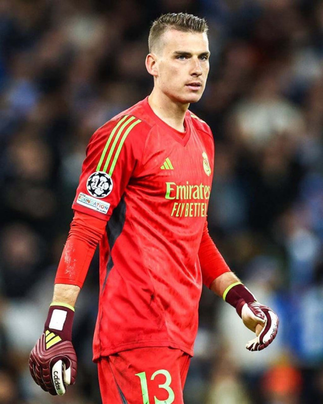 Fenerbahçe’den gündemi sarsacak transfer hamlesi! Dünya devine resmi teklif yapıldı! Takasta Livakovic sürprizi! - Resim: 6