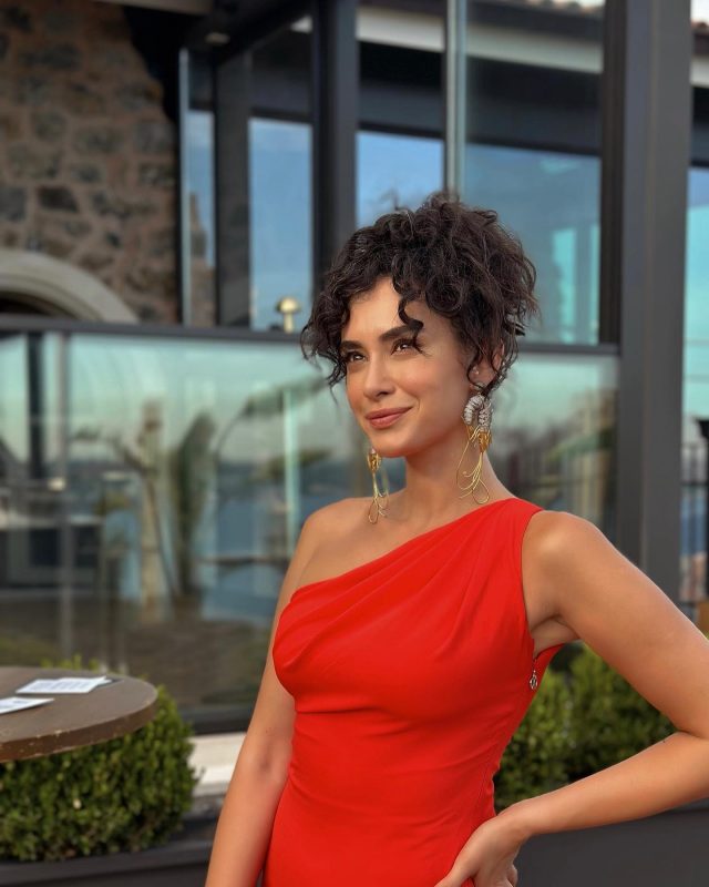 Hande Doğandemir evleniyor mu? O paylaşım ortaya çıkardı - Resim: 1