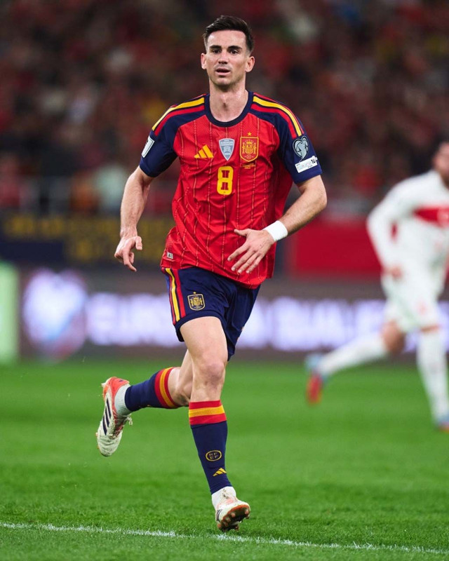 Galatasaray’dan yılın transfer bombası! 40 milyon euroluk dünya yıldızı Fenerbahçe yenilgisini unutturacak!  Taraftarlar havalimanına akın edecek - Resim: 15