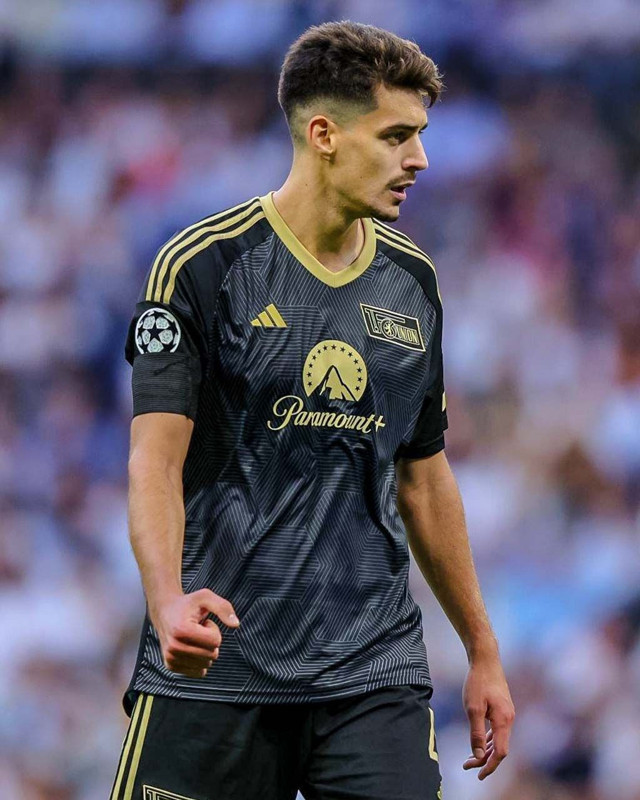 Skriniar'ın yeni partneri bulundu! Fenerbahçe yıldız futbolcuyla temas kurdu! Anlaşılırsa bedavaya transfer bitecek - Resim: 8