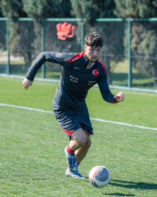 Fenerbahçe’den golcü transferi! Yıldız futbolcuyla anlaşma sağlandı! - Resim: 3