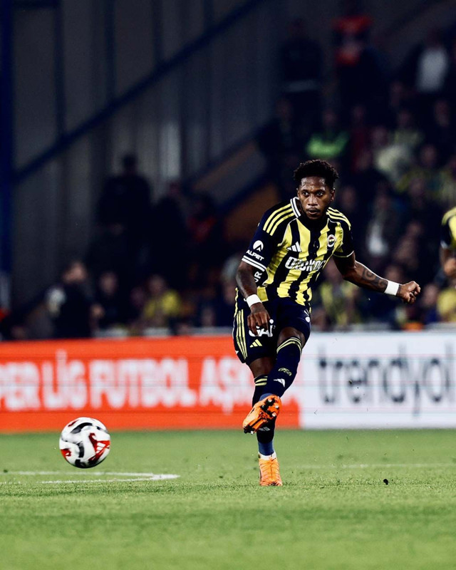 Fenerbahçe’de sürpriz ayrılık! Yıldız futbolcu anlaştı, bonservis pazarlığı başladı - Resim: 3