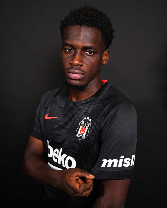 Beşiktaş’ta Vincenzo Italiano’dan şok karar! Yeni transferi kulübeye hapsetti! 4 maçta 1 dakika bile oynatmadı - Resim: 4