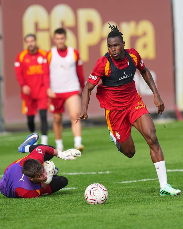 Galatasaray’a Fenerbahçe derbisi öncesi yıldız futbolcudan büyük müjde! Okan Buruk isterse ilk 11’de oynatabilecek - Resim: 7