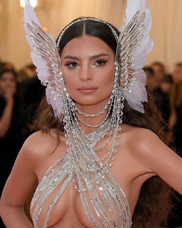 Emily Ratajkowski Instagram'da bu fotoğrafları paylaştı! - Resim: 15