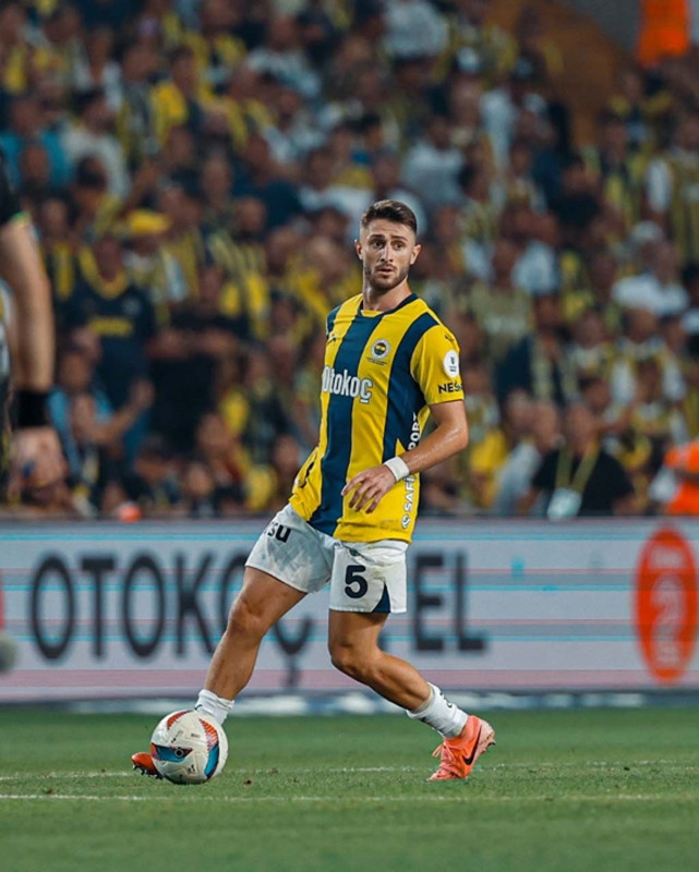 Fenerbahçeli İsmail Yüksek aşkını ilan etti! Sevgilisiyle romantik pozunu paylaştı! - Resim: 3