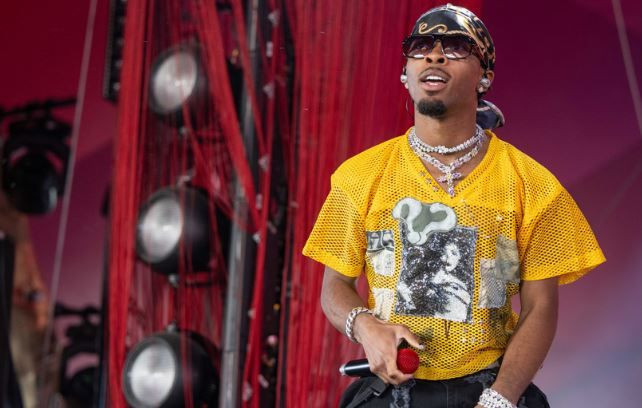 Otomobilinde çürümüş ceset bulunmuştu! Ünlü şarkıcının menajerinden açıklama - Resim: 1