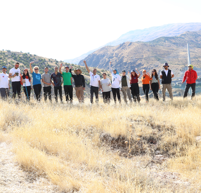Elazığ’da Muşar Dağı zirvesinde bin yıllık Mor Ahron Manastırı keşfedil! Tüm ihtişamıyla doğa tutkunlarını ağırlıyor - Resim: 9