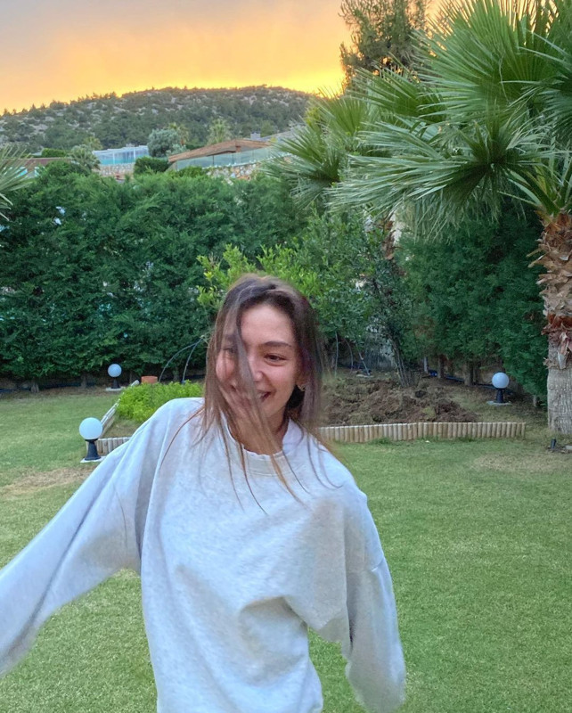 Neslihan Atagül Instagram hesabından bu fotoğrafı paylaştı - Resim: 30