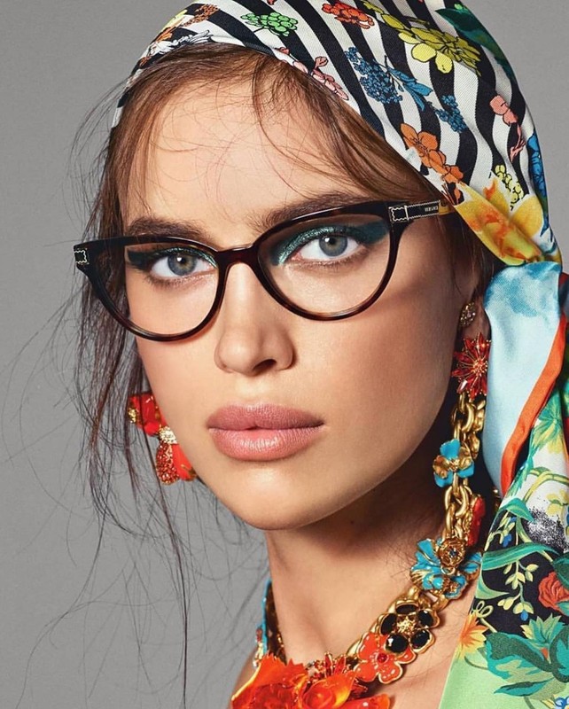 Irina Shayk'ın üstsüz pozu gündeme bomba gibi düştü - Resim: 1