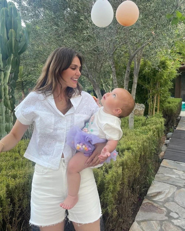 Aslı Enver'in kızı Elay, 1 yaşına bastı! Ünlü oyuncu kızının doğum gününden kareler paylaştı: "Hayatımın en mutlu 1 senesi!" - Resim: 4