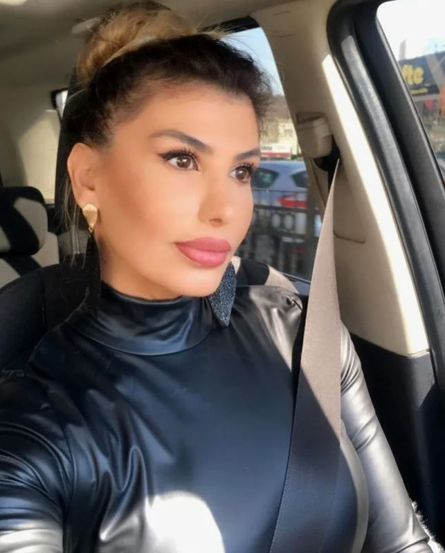 Paris Hilton'dan şoke eden sosyal medya hamlesi! Hangi Türk şarkıcıyı takip etti? - Resim: 2