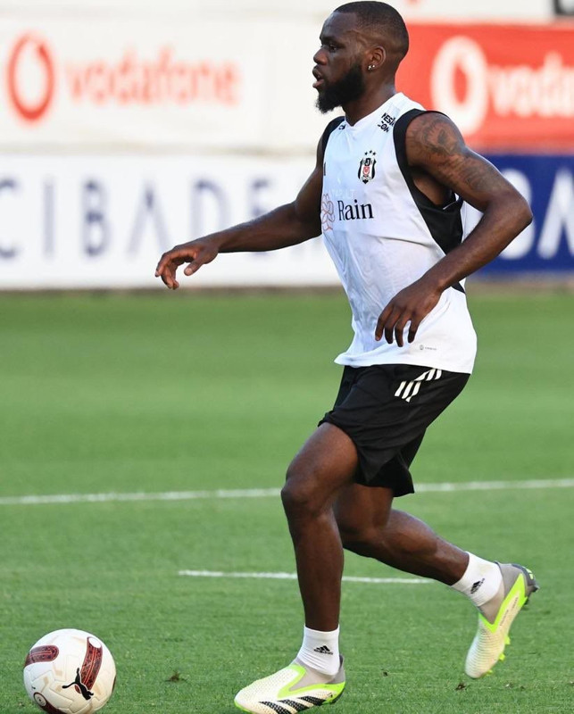 Beşiktaş’ta büyük kıyım başladı! 3 yabancı futbolcunun bileti kesildi! - Resim: 5
