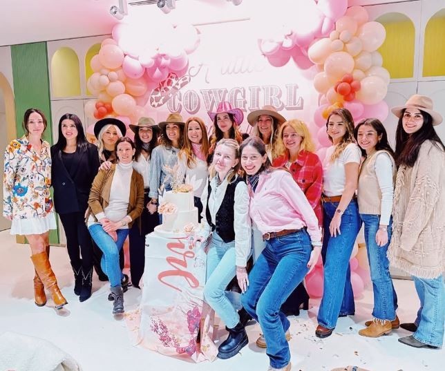 Zeynep Sever Demirel'e sürpriz baby shower partisi! Volkan Demirel ile pozlarını peş peşe paylaştı - Resim: 3