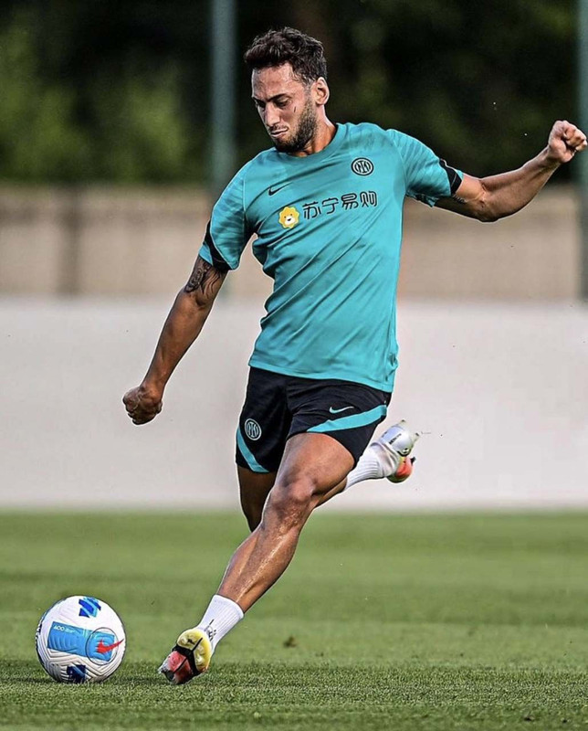 40 milyon euroyu bulan transfer paketi! Fenerbahçe’nin Hakan Çalhanoğlu teklifi ortaya çıktı! İtalyanlar tüm detayları yazdı! - Resim: 5