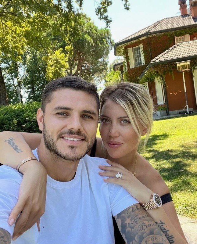 Galatasaray'ın yıldızı Mauro Icardi ve China Suarez'den aşk dolu kareler! Havuzda dudak dudağa poz verdiler - Resim: 1