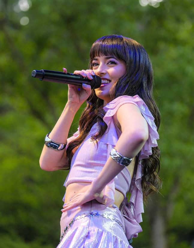 Şarkılarıyla milyonlarca kitleye ulaşmıştı! Ünlü şarkıcı yakalandığı hastalığı duyurdu - Resim : 1