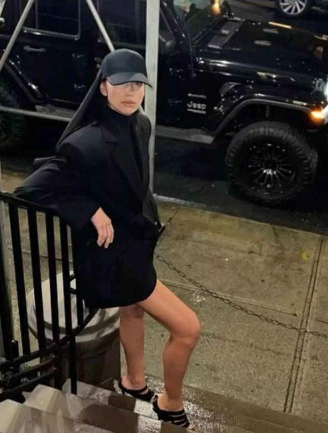 Dünyanın en çekici kadını seçilmişti! Ünlü manken Irina Shayk'ın pozları sosyal medyayı salladı - Resim : 4