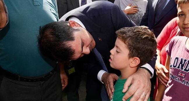 'Bizim evimiz yandı bize ev yapacak mısın?’ demişti! Bakan Kurum sözünü tuttu! Küçük Muzaffer’den yeni ev teşekkürü - Resim : 2