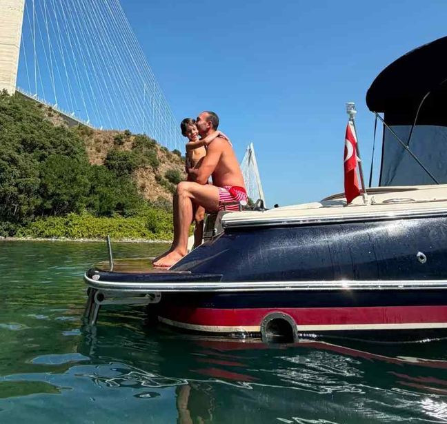 Görkem Sevindik oğlu Marsel ile tatilde! Baba-oğul pozlarına beğeni yağdı - Resim: 3