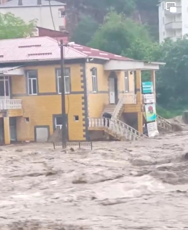 Ordu ve Muş'ta sel felaketi: 2 kişi hayatını kaybetti - Resim: 5