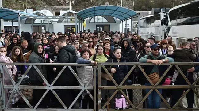 Ege'de depremler sürüyor! Santorini’den kaçış devam ediyor! Yeni fay hattı ve tsunami paniği! - Resim : 3