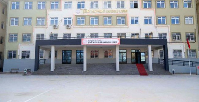 Karne günü bıçaklanan öğrenciden acı haber geldi - Resim : 1