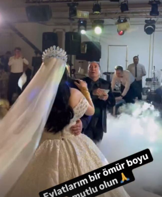 Murat Övüç oğlunu evlendirdi! Gelinine kilolarla altın taktı! Ünlü fenomenin takı şovu gündem oldu - Resim: 6