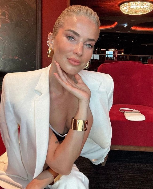 Burcu Esmersoy'dan aşk dolu itiraf! "Sonunda Allah yüzüme güldü" - Resim: 1