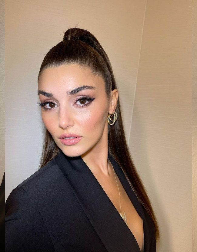 Hande Erçel sosyal medyayı salladı! - Resim: 2