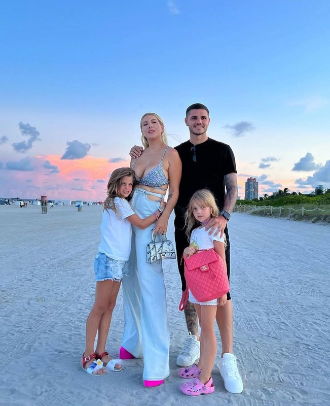 Mauro Icardi’den boşanan Wanda Nara aradığı mutluluğu bulamadı! Rapçi sevgilisi L-Gante'den yine ayrıldı, paylaşımı dikkat çekti - Resim: 3
