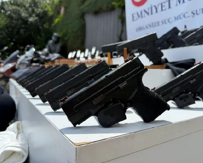 Emniyet düğmeye bastı! Kurşunlama çeteleri tek tek yakalandı! Gündemi sarsan iki saldırıdaki silahlar onlardan! - Resim : 1