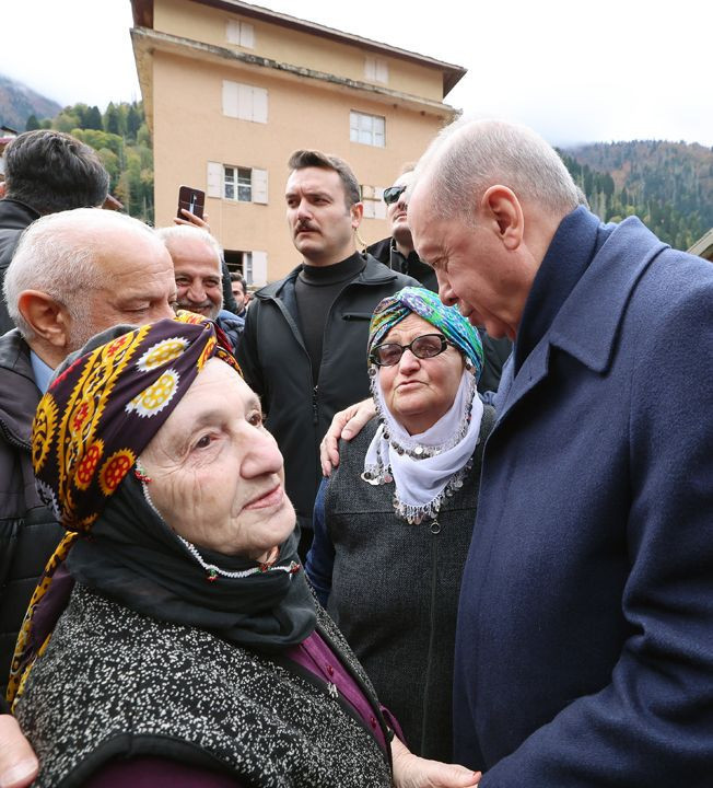 Cumhurbaşkanı Erdoğan Rize'de!  Komşularıyla sohbet etti, Ayder Yaylası'nı ziyaret etti - Resim: 6