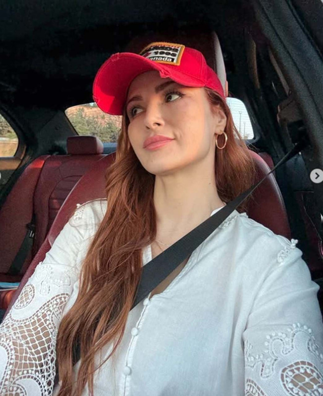 Fit haliyle gündem oldu! Mine Tugay’ın yeni pozlarına beğeni yağdı - Resim: 5