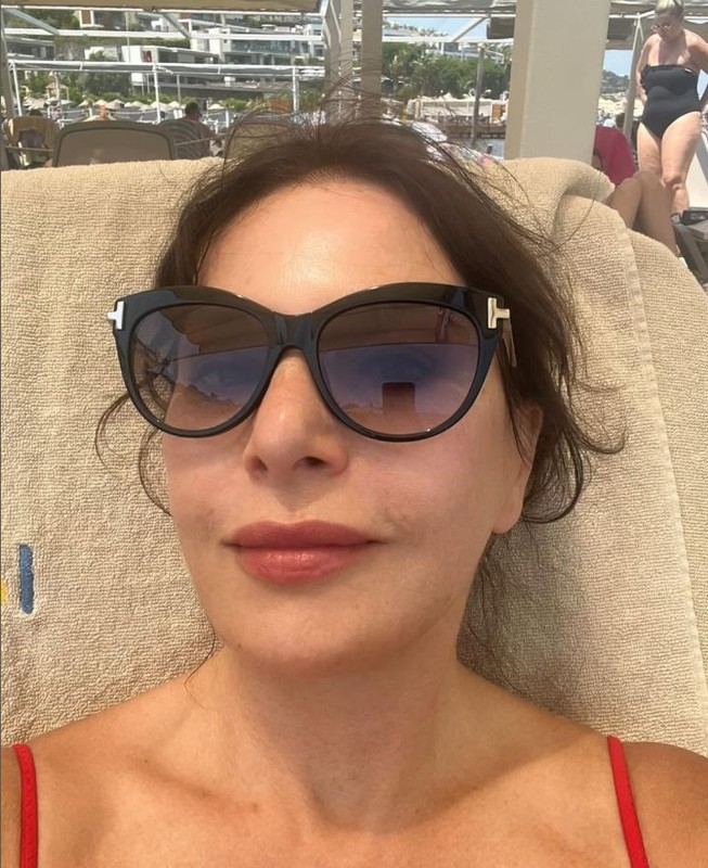 Şenay Gürler ile Semih Saygıner tatilde aşka geldi! Romantik pozları büyük beğeni topladı - Resim: 2