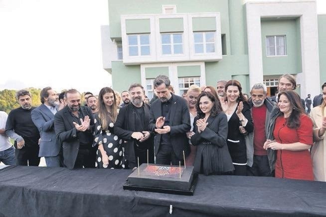 EDHO'da 200’üncü bölüme özel pastalı kutlama - Resim : 2