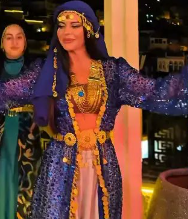 Simge Sağın sıra gecesinde coştu! Halay çekti, çiğ köfte yoğurdu - Resim: 5